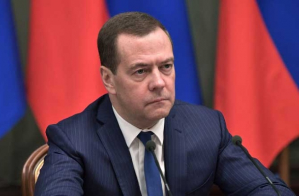 Россия вправе применить ядерное оружие, если это будет необходимо, и Запад это проглотит – Медведев